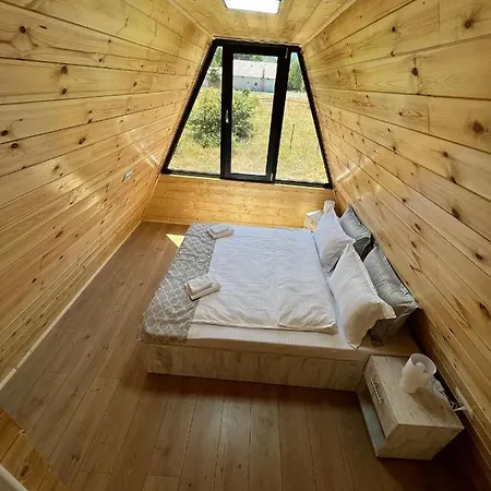 Linistea Muntilor Cartioasra Campingplads Cîrţişoara