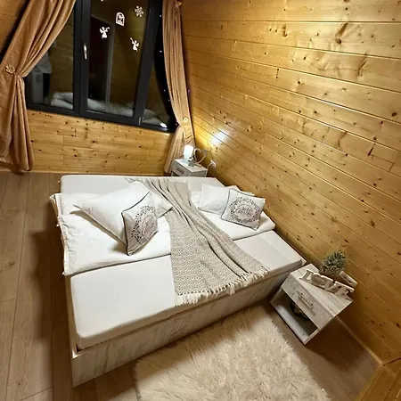 Linistea Muntilor Cartioasra Campingplads Cîrţişoara